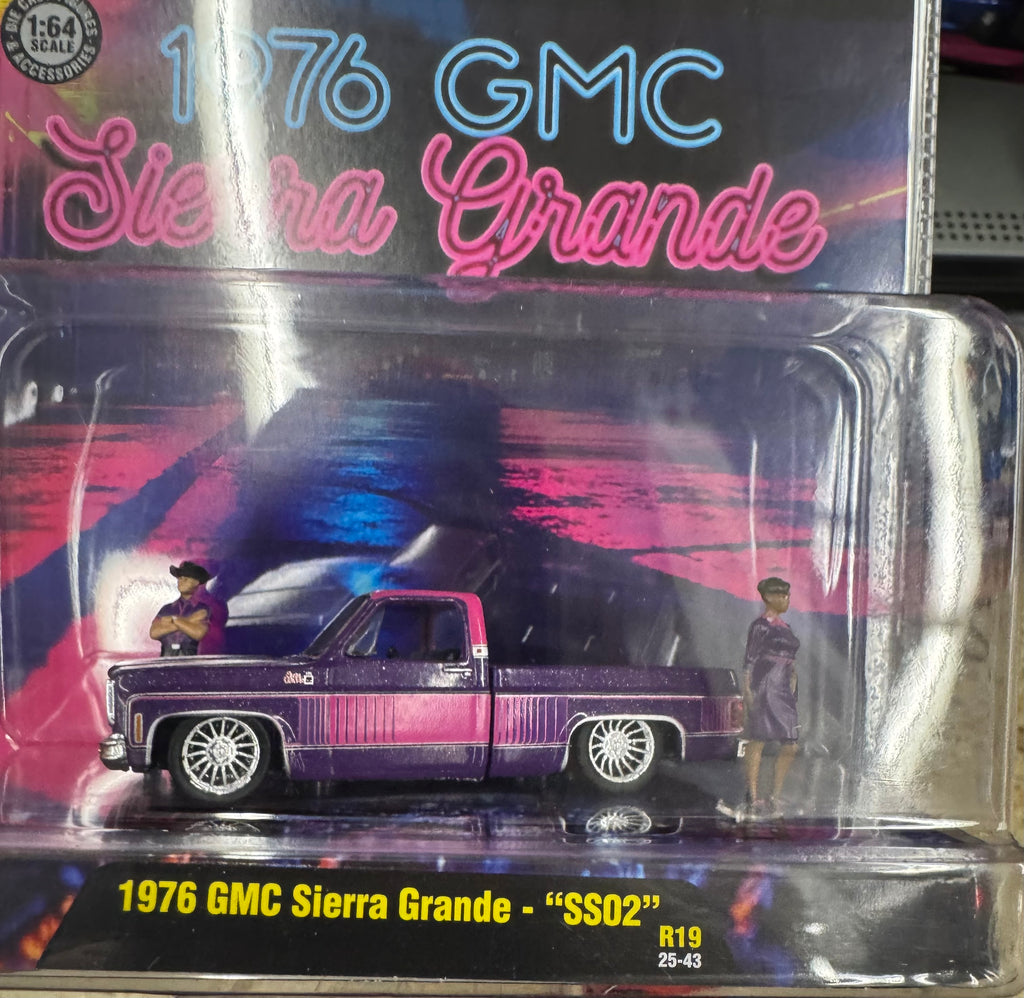 M2 Machines 1:64 1976 GMC Sierra Grande
